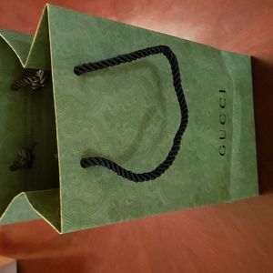 OFFERS WELCOMED Gucci shopping bag